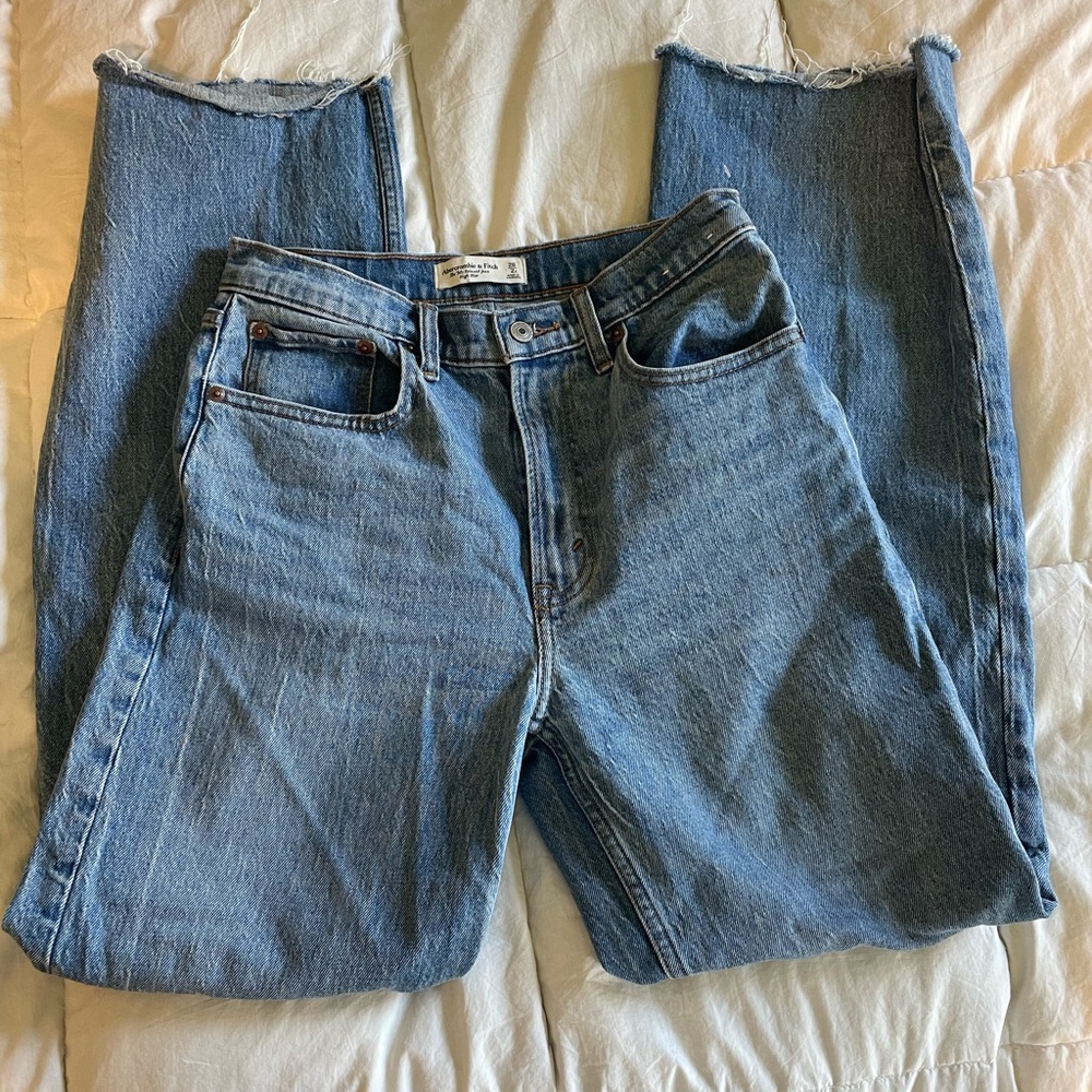 A&F High-rise 90s Relaxed Jeans